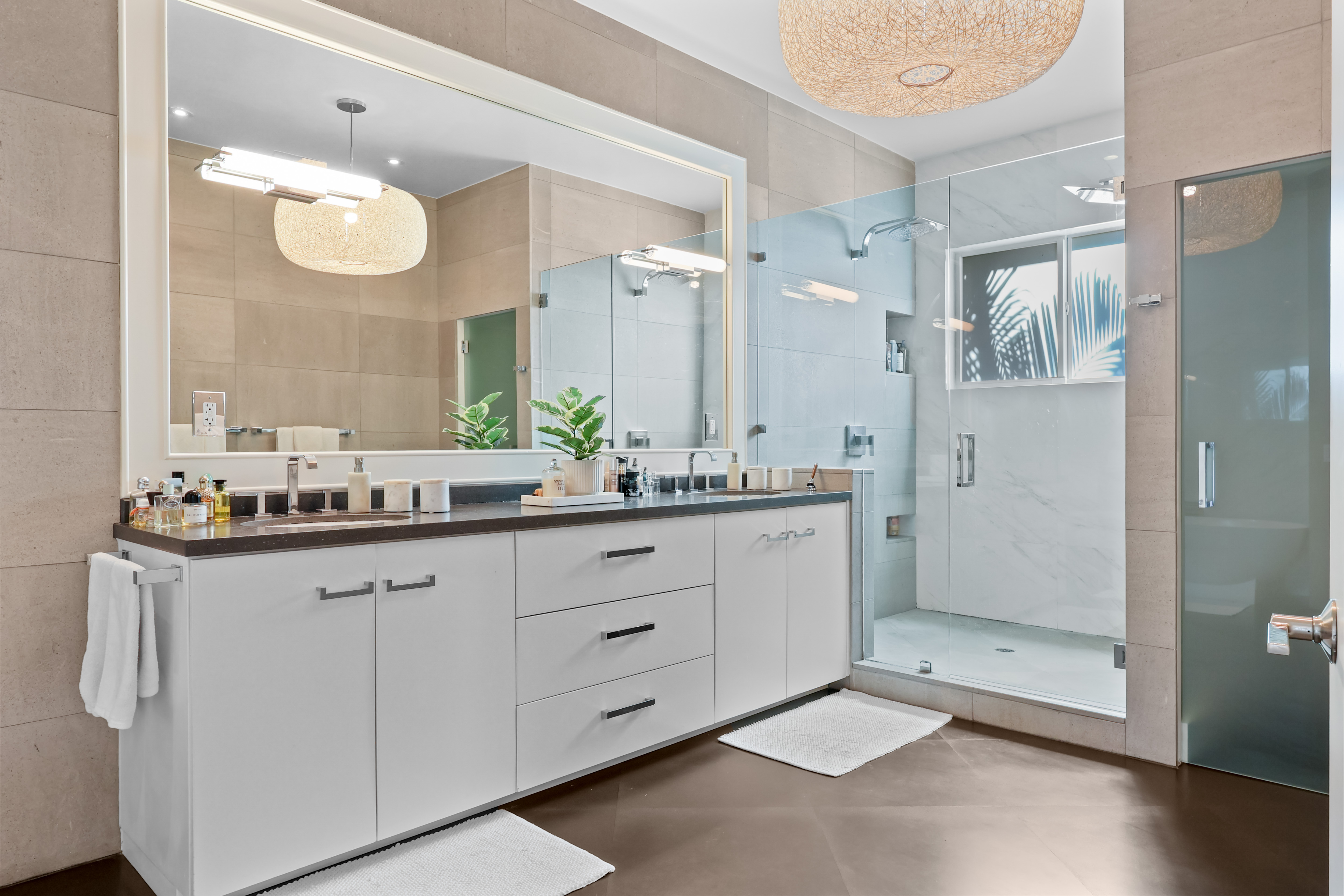 Pool and outdoor area